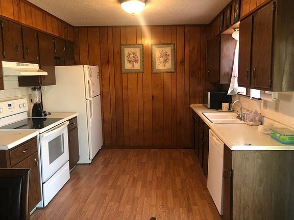 4th image of 696 Winchester Dr