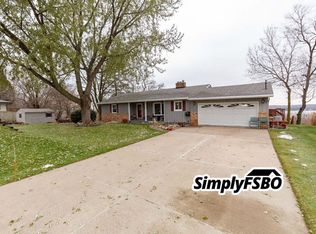 201 S Barrington Dr, Hampton, IL 61256