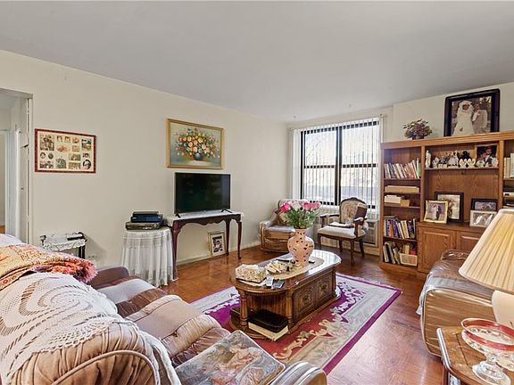 3rd image of 1165 E 54th St APT 2N