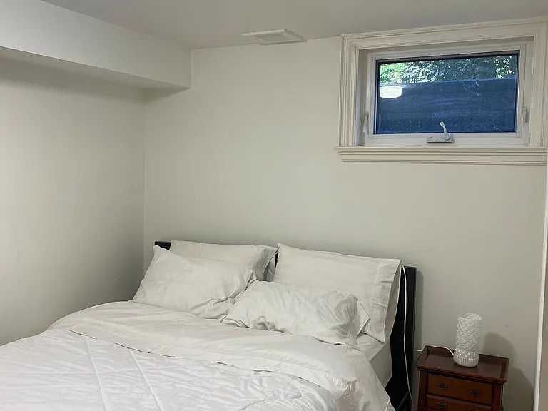 48 Sunnywood Cres #BASEMENT — Photo 12