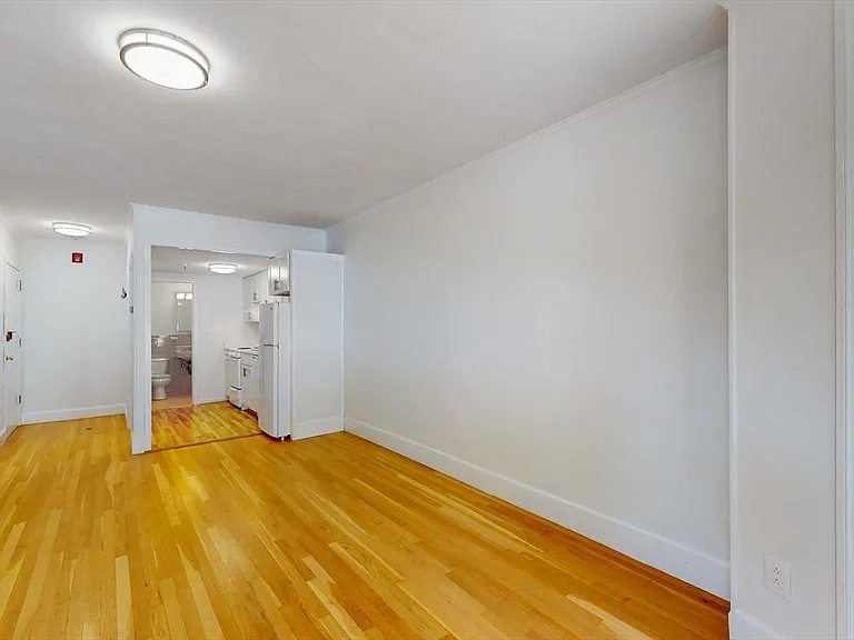 513 Beacon St #3 — Photo 6