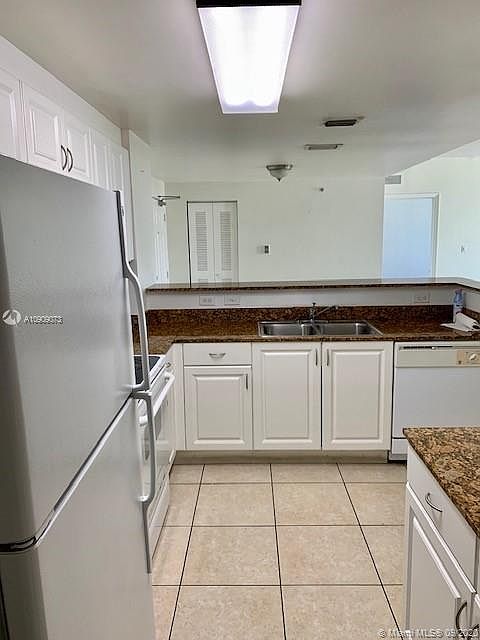 1st image of 215 SW 42nd Ave APT 604