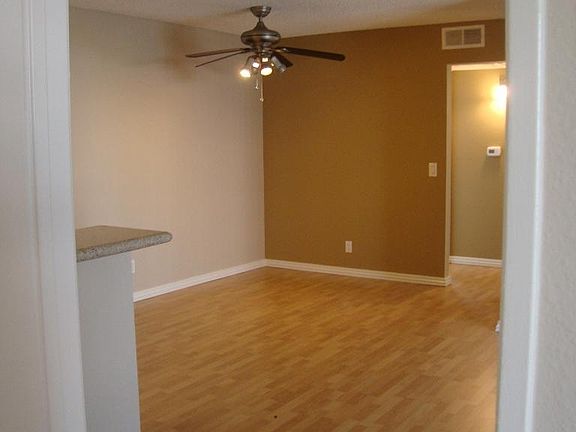 5th image of 11270 Otsego St #208