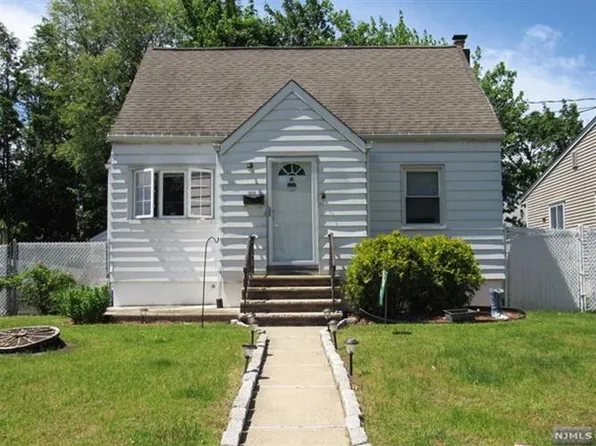 10-14 3rd St #1X, Fair Lawn, NJ 07410