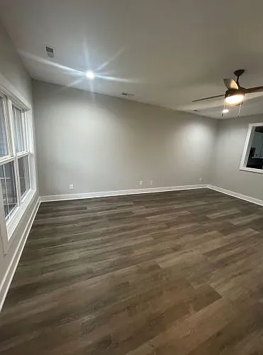 3 bed, 2.5 bath, 1330 sqft, $1,675 — Photo 2