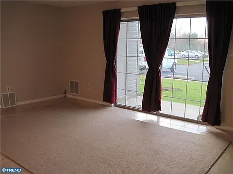 1801 Hawthorne Ct #1801 — Photo 7