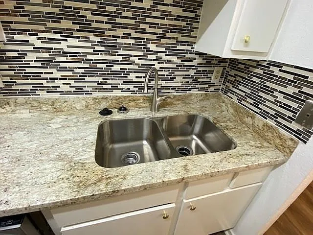 1100 Augusta Dr #46 — Photo 23
