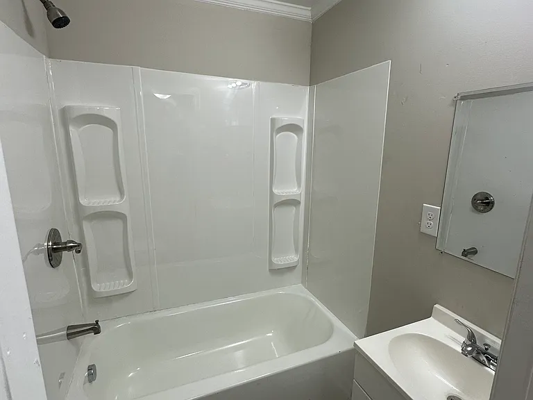 416 Airline Ave — Photo 16