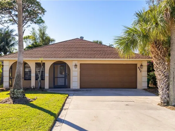552 97th Ave N, Naples, FL 34108
