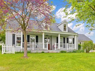 8295 Farley Rd, Pinckney, MI 48169