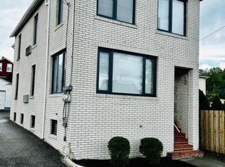 9 Fraser St, Fords, NJ 08863