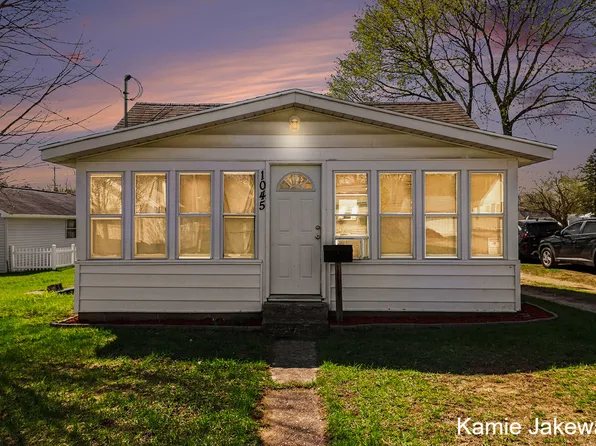 1045 Alderman St, Belding, MI 48809
