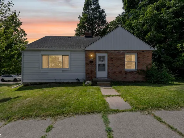 301 N East St, Fenton, MI 48430