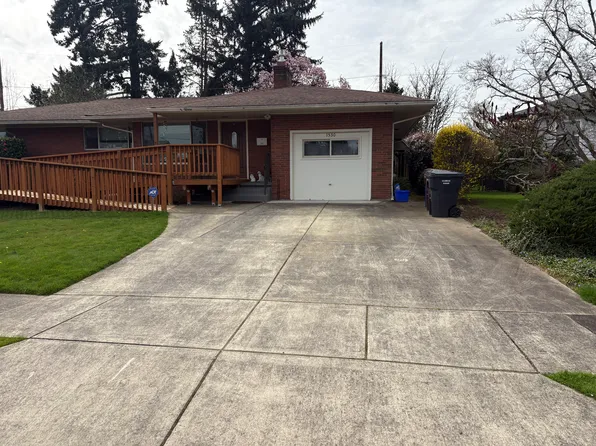 (undisclosed Address), Gladstone, OR 97027