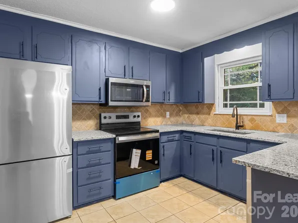 5300 Hickory Ln, Charlotte, NC 28216