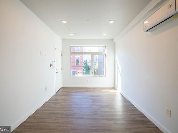 3rd image of 1643 N Marshall St APT 2