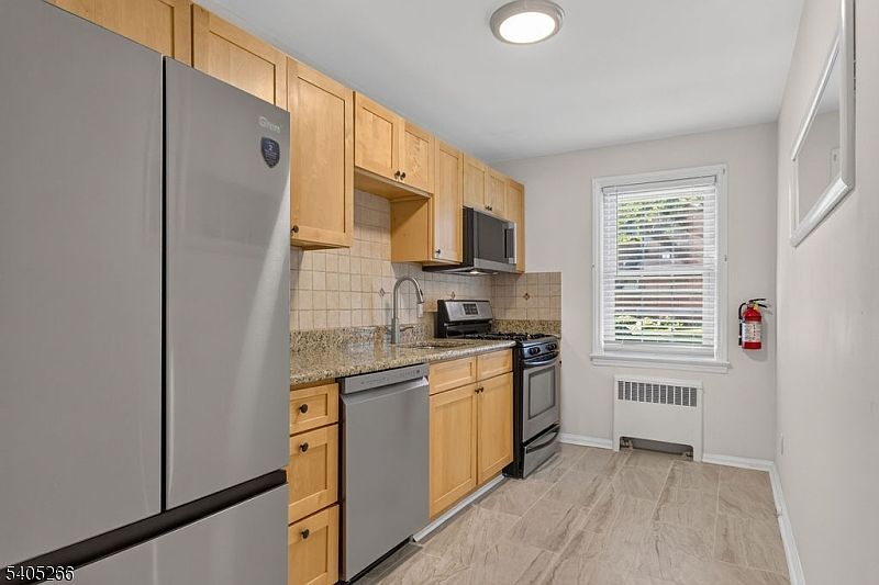 1st image of 390 Morris Ave APT 35