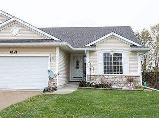 6121 Pinewood Ct, Johnston, IA 50131