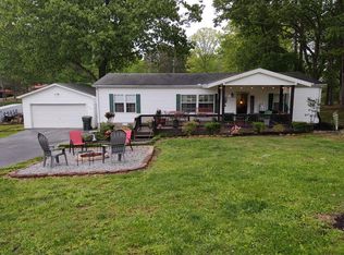 910 Pineview Dr, Springville, TN 38256
