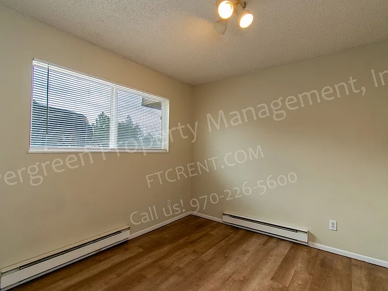 1931 Ross Ct — Photo 15