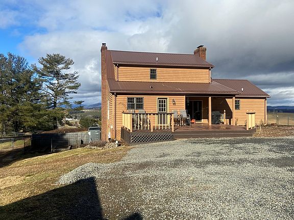 2nd image of 493 Hampton Knob Ln