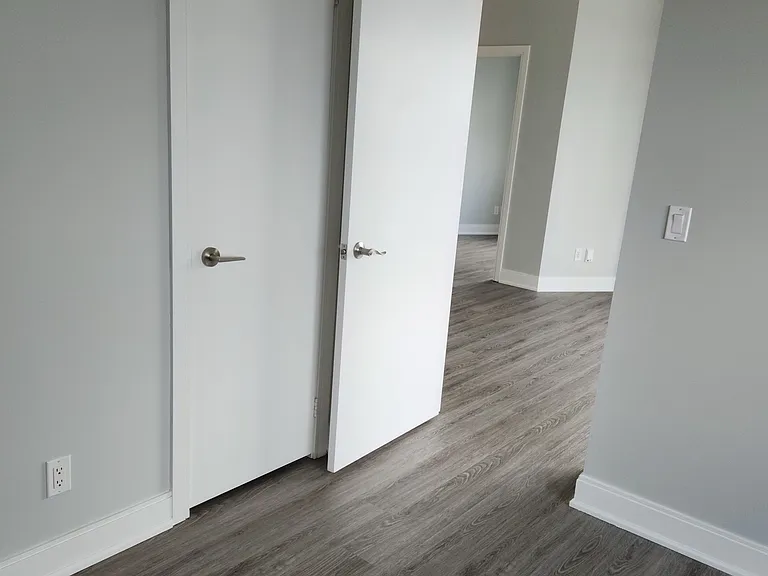 135 Village Green Sq #623 — Photo 9