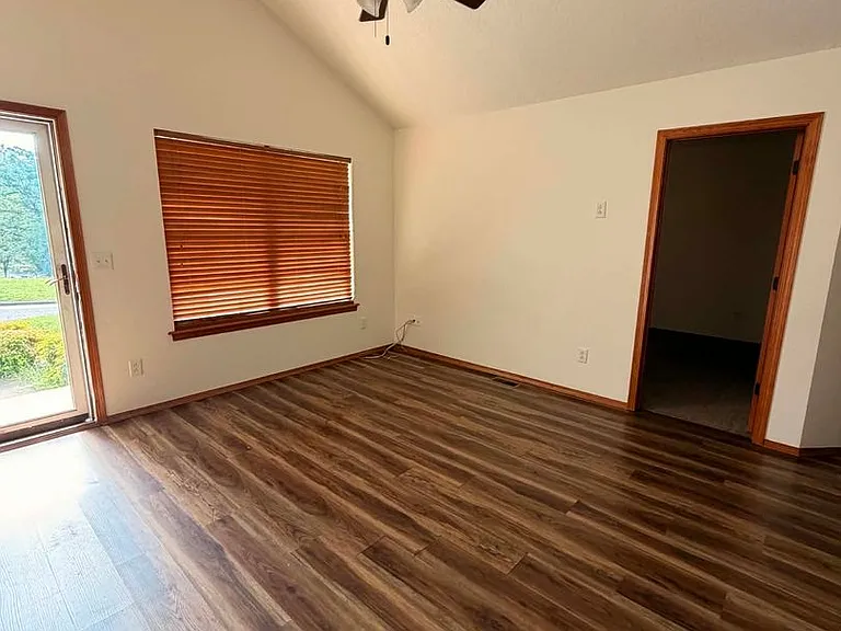 3436 S Moffet Ave — Photo 3