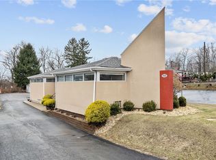 940 Beaver Grade Rd, Coraopolis, PA 15108