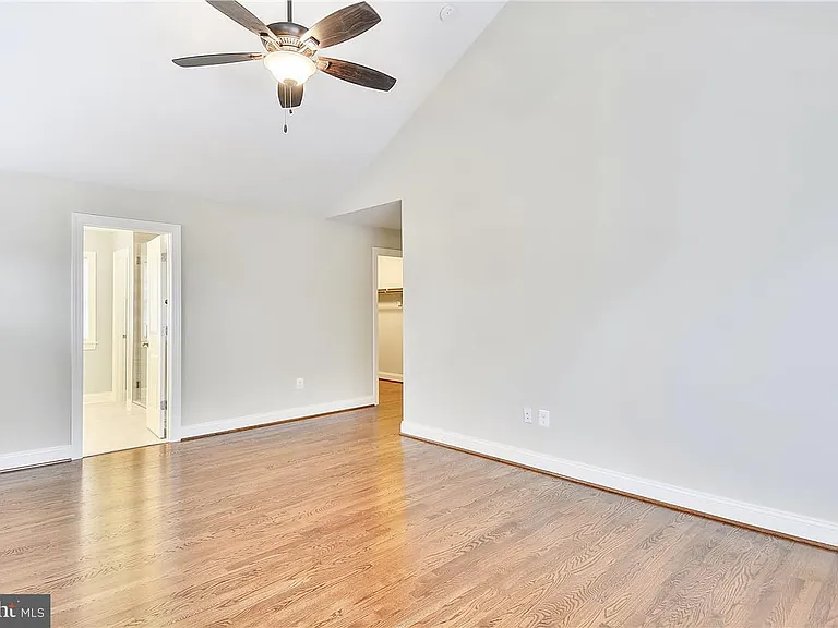 2205 N Edison St — Photo 13