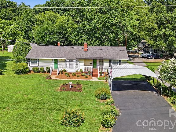 2nd image of 2517 Plum St
