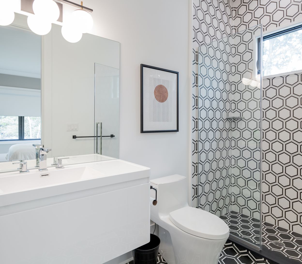  First Floor En-Suite Bath