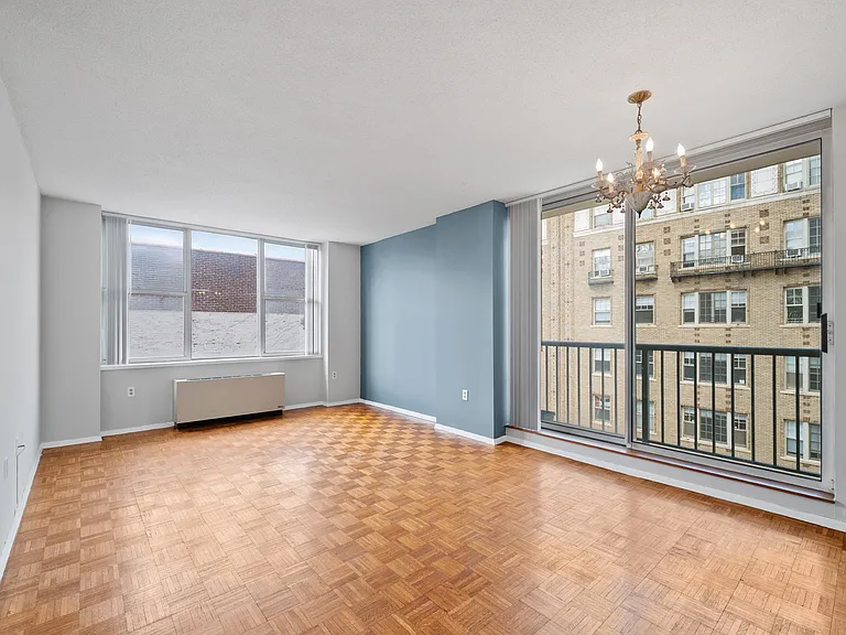 520 W 112th St #8A — Photo 2