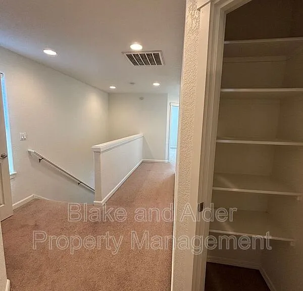 345 Norway St NE — Photo 24