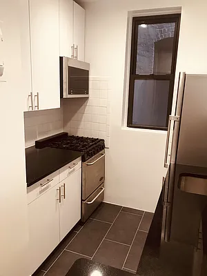 Rented by Metropolis Real Estate of Manhattan | media 36
