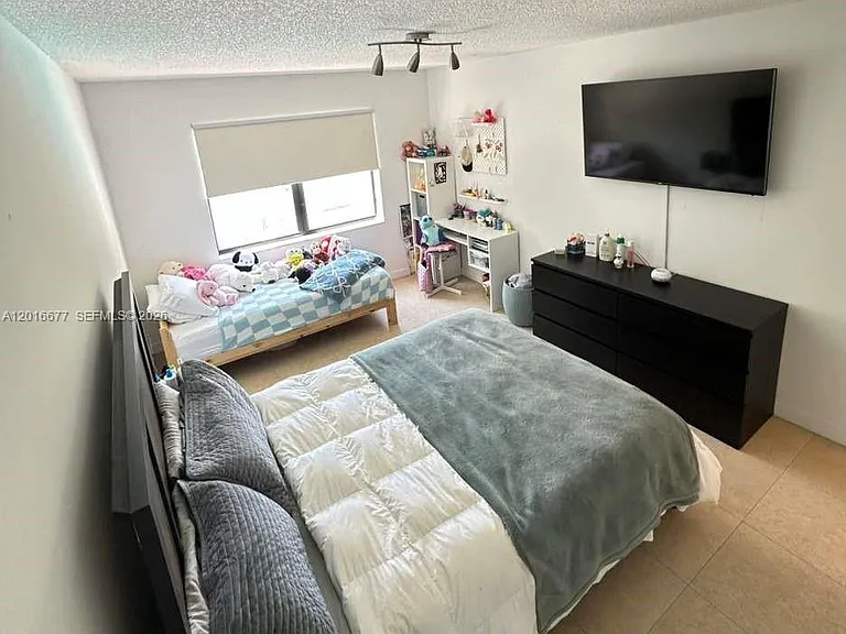 8290 Lake Dr #325 — Photo 8