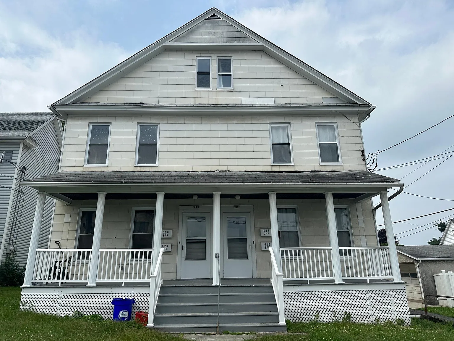 3 bed, 900 sqft, $1,250 — Photo 1