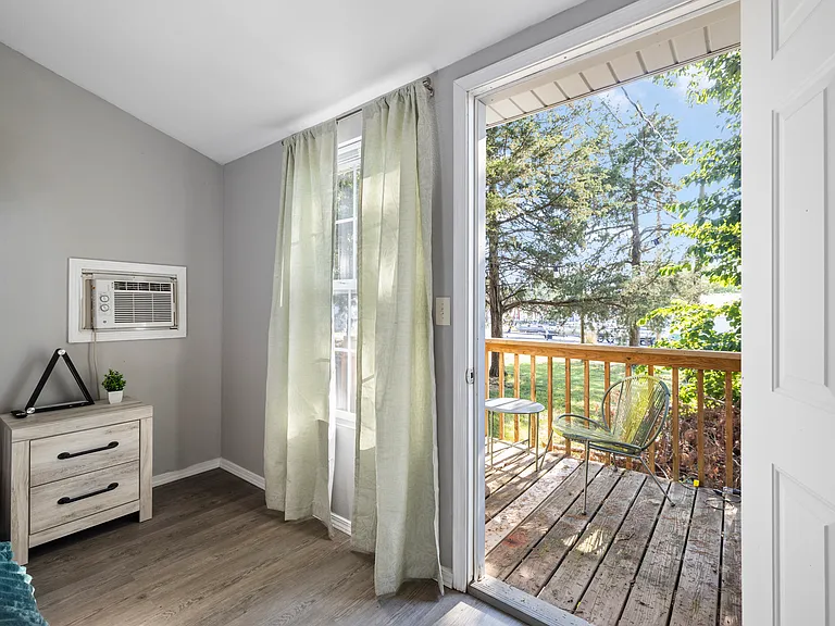 17 Bay Breeze Ln — Photo 8