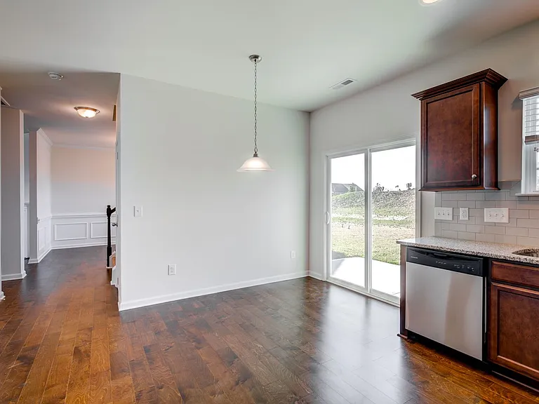 1171 Kerr St — Photo 5