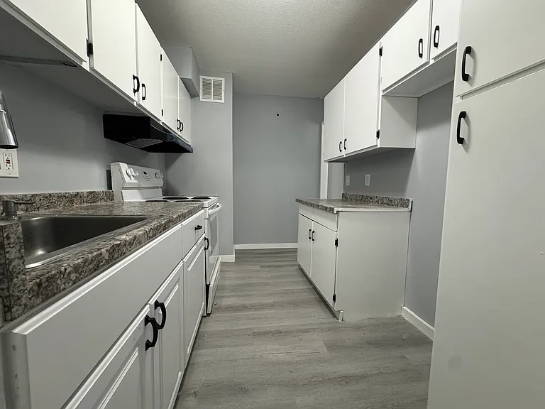 170-J4 Hillside Ave #J4 — Photo 6