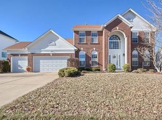 713 Summer Oak Dr, Ballwin, MO 63021