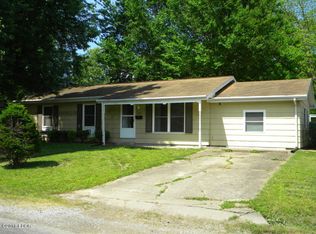 1021 S 22nd St, Murphysboro, IL 62966