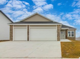 960 W Panorama Rd, Lincoln, NE 68523