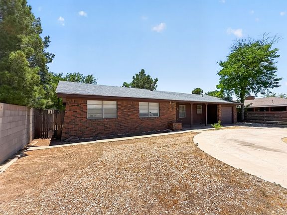 3rd image of 302 E Berrendo Rd