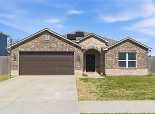 1700 Hermitage Dr, Centerton, AR 72719