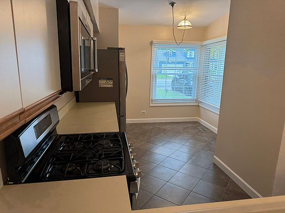 5th image of 1726 Ranchview Dr