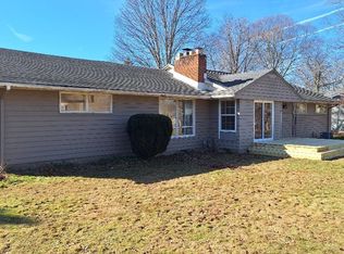 3730 S Sunnyfield Dr, Akron, OH 44321