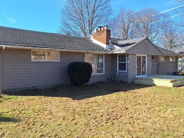 3730 S Sunnyfield Dr, Akron, OH 44321