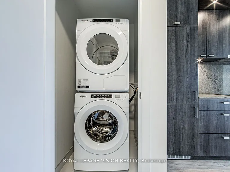 858 Dupont St #716 — Photo 15
