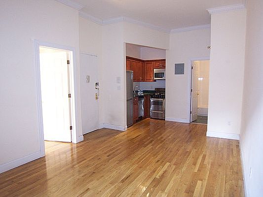 2nd image of 307 W 83rd St APT 2A