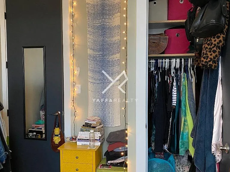 555 Hart St #2L — Photo 4